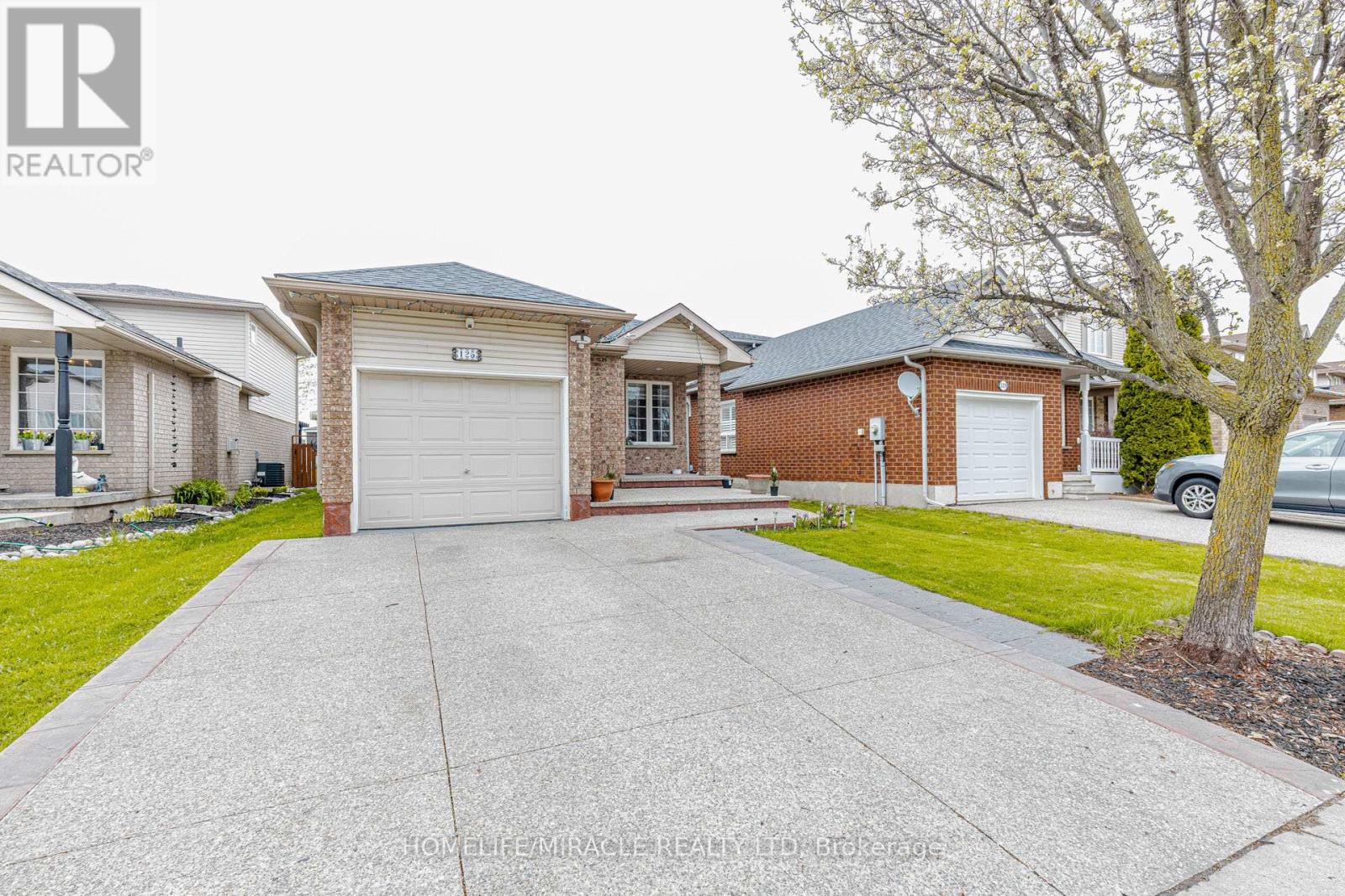 125 HAWKINS DRIVE - 3