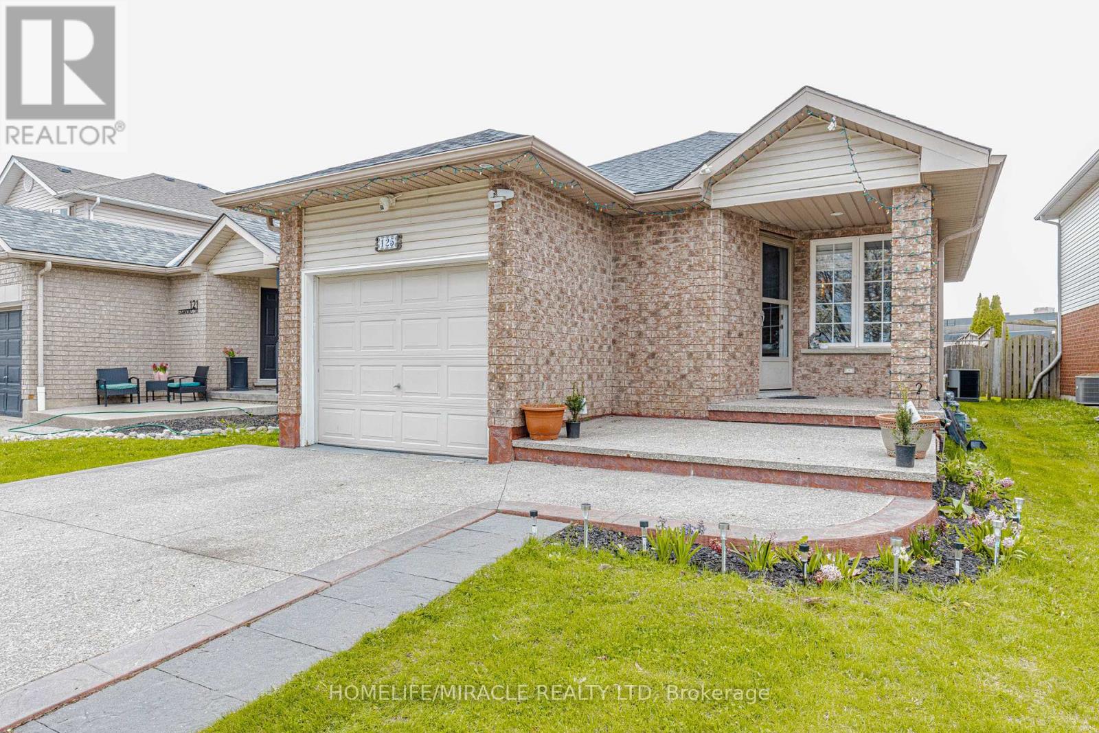 125 HAWKINS DRIVE - 4