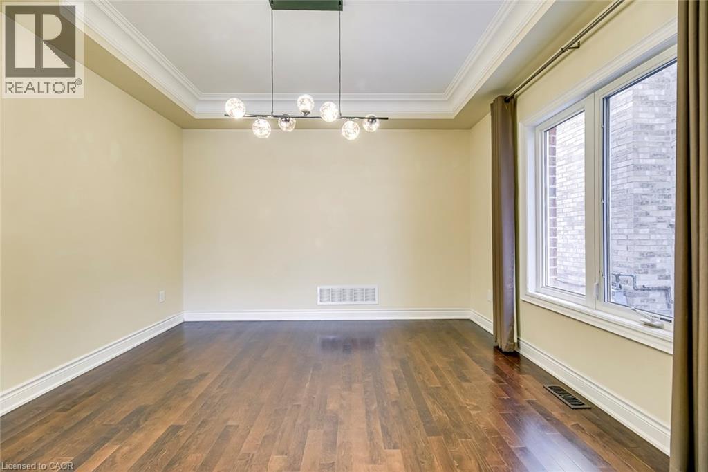 2492 CHAPLIN Road, Oakville, Ontario, L6H0A4 — Photo 4
