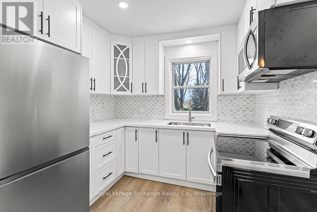 1900 BRUCE ROAD 15 - 10