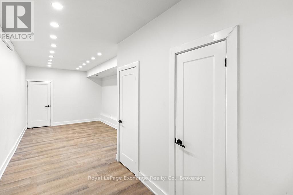 1900 BRUCE ROAD 15 - 15