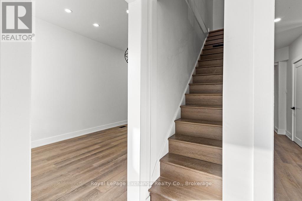 1900 BRUCE ROAD 15 - 18