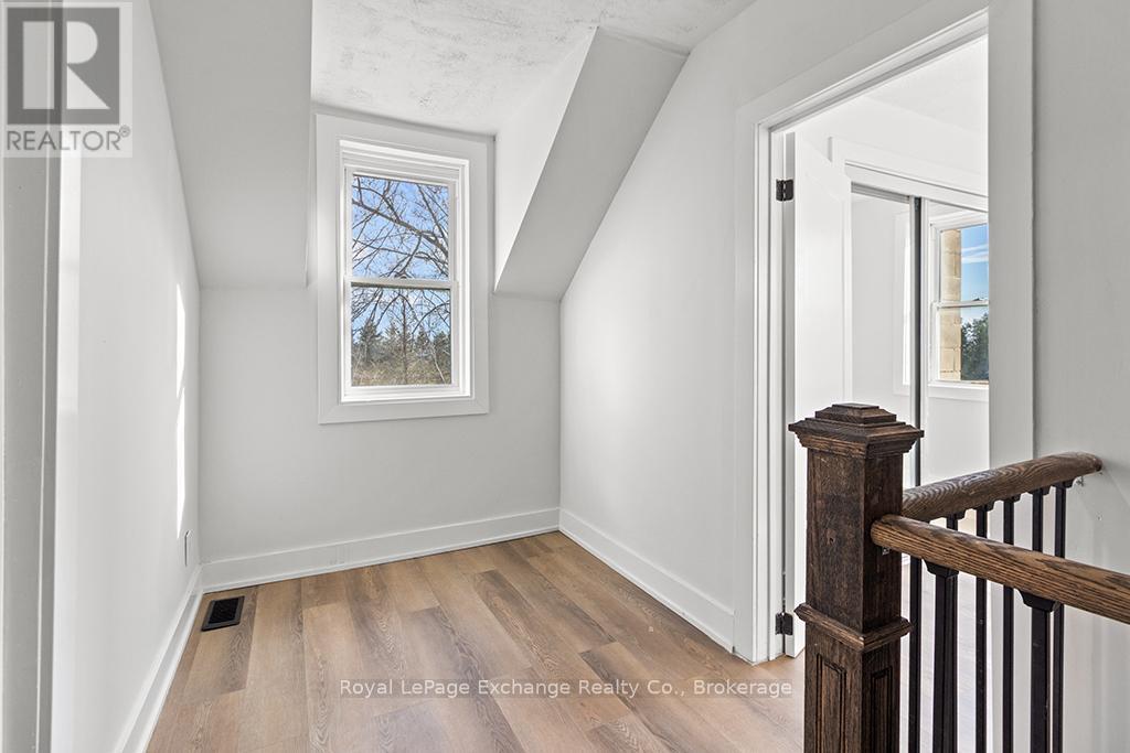 1900 BRUCE ROAD 15 - 19
