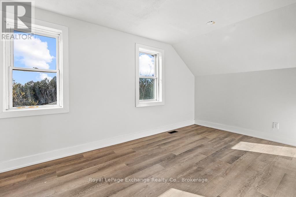 1900 BRUCE ROAD 15 - 21