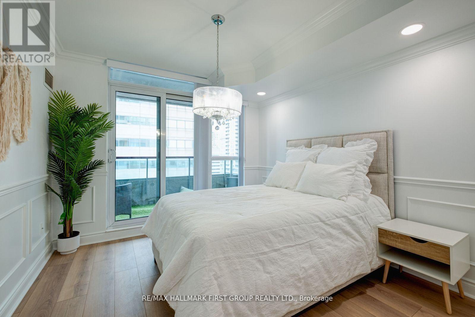 #1008 60 BRIAN HARRISON WAY - 21