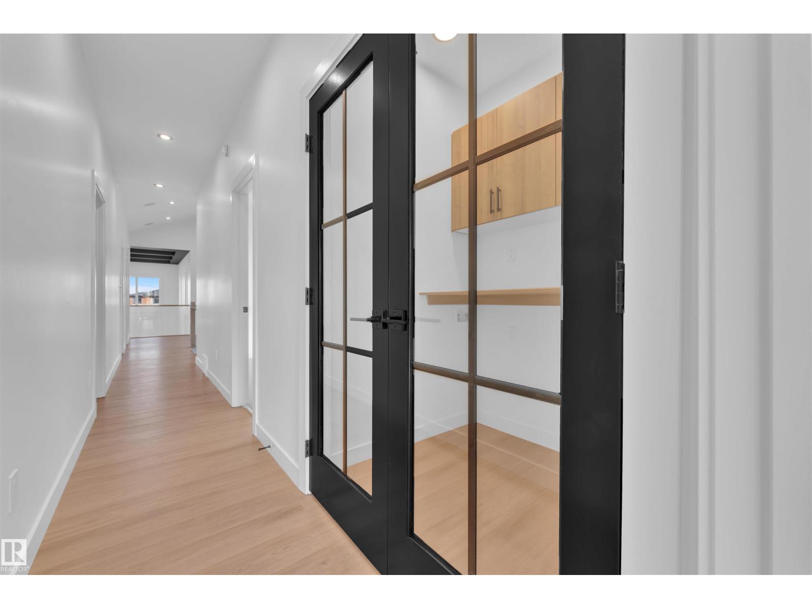 30 TILIA PL - 37