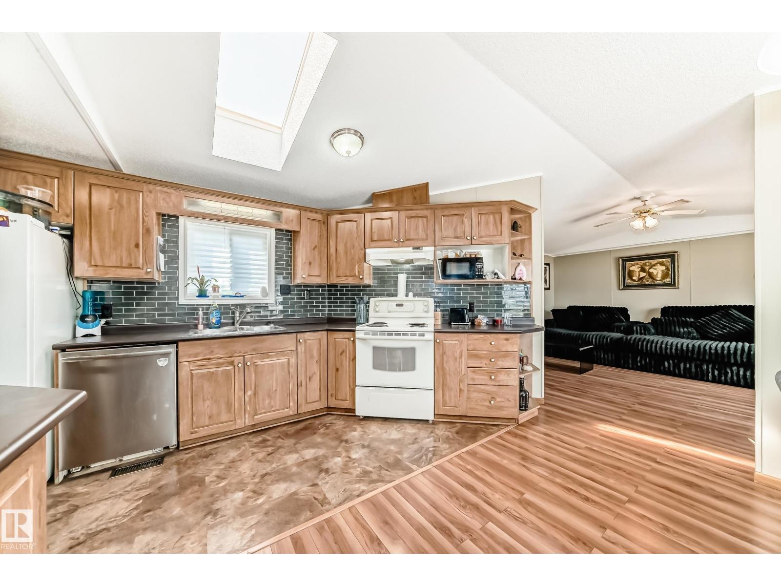 2903 Lakewood Drive NW, Edmonton