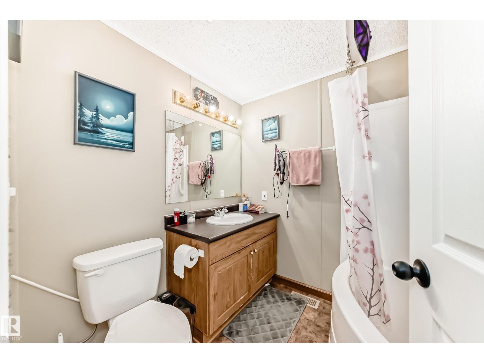 2903 Lakewood Drive NW, Edmonton