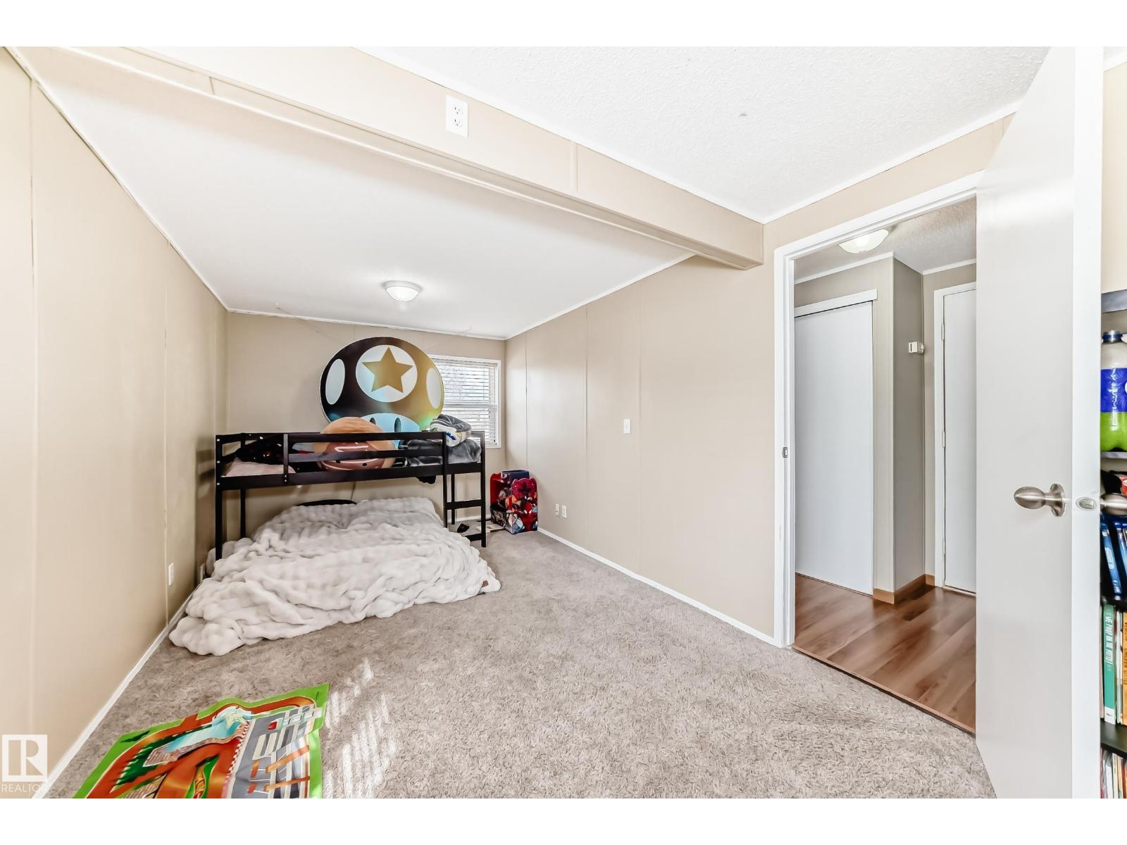 2903 Lakewood Drive NW, Edmonton