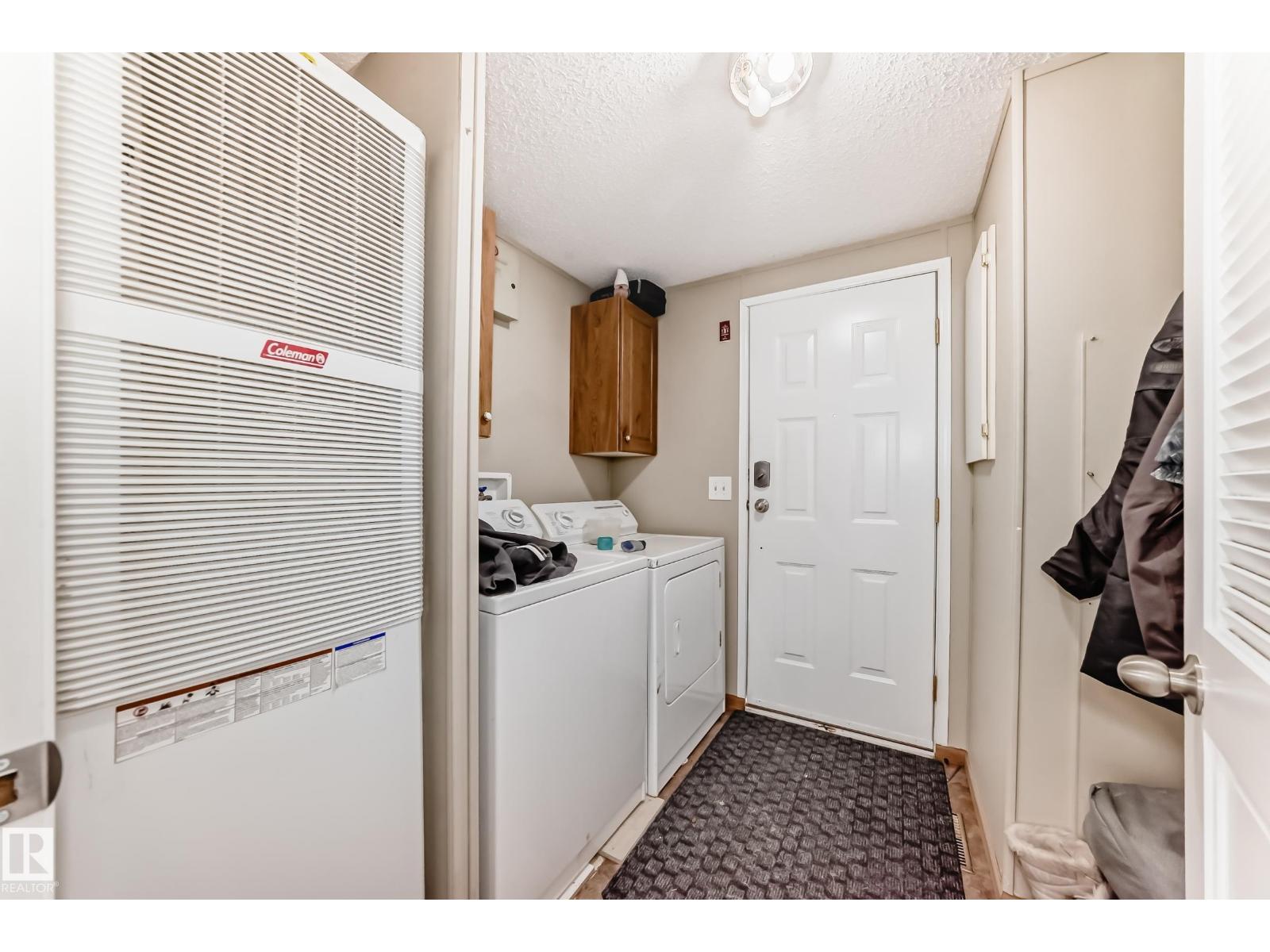 2903 Lakewood Drive NW, Edmonton