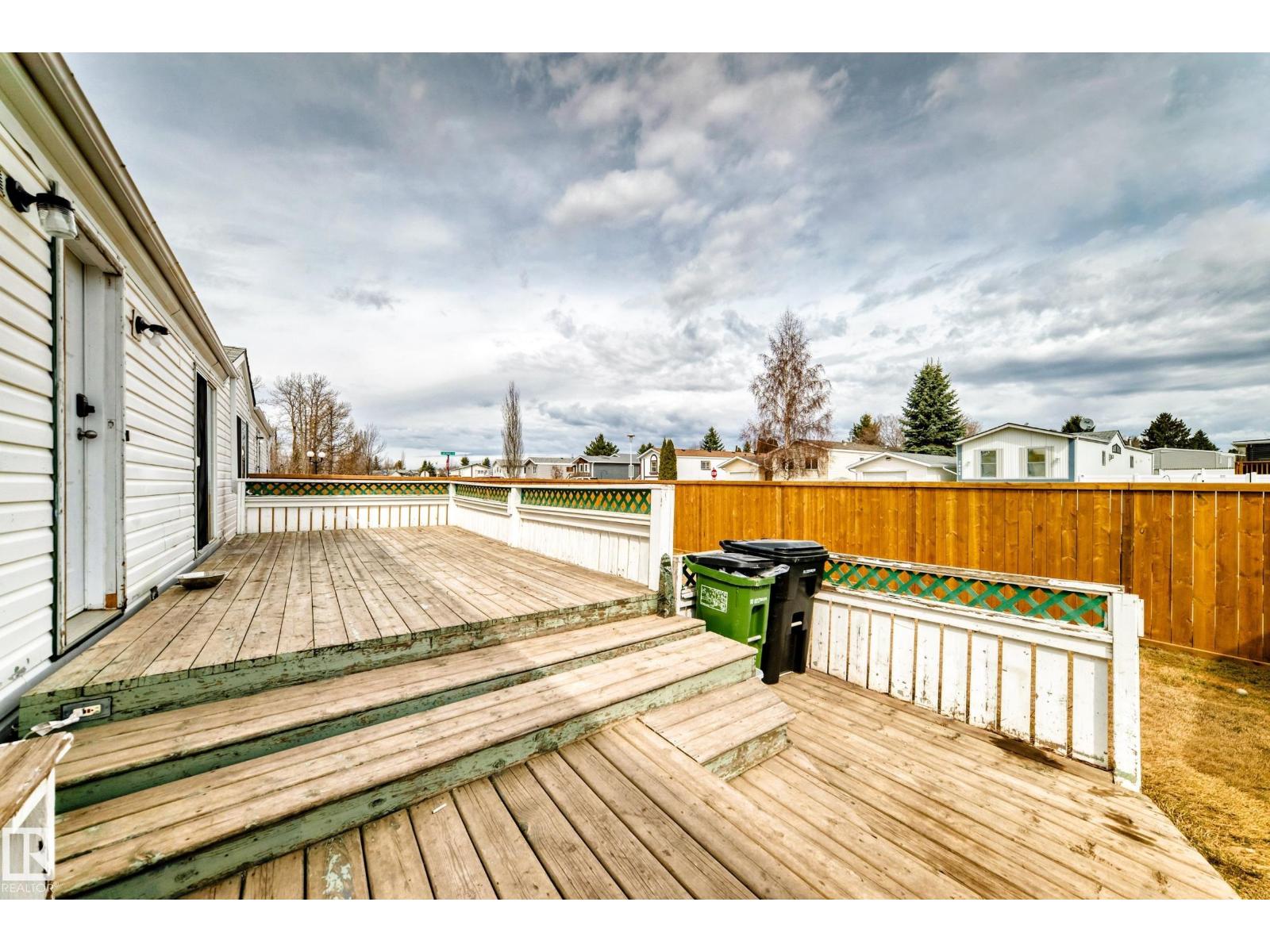 2903 Lakewood Drive NW, Edmonton