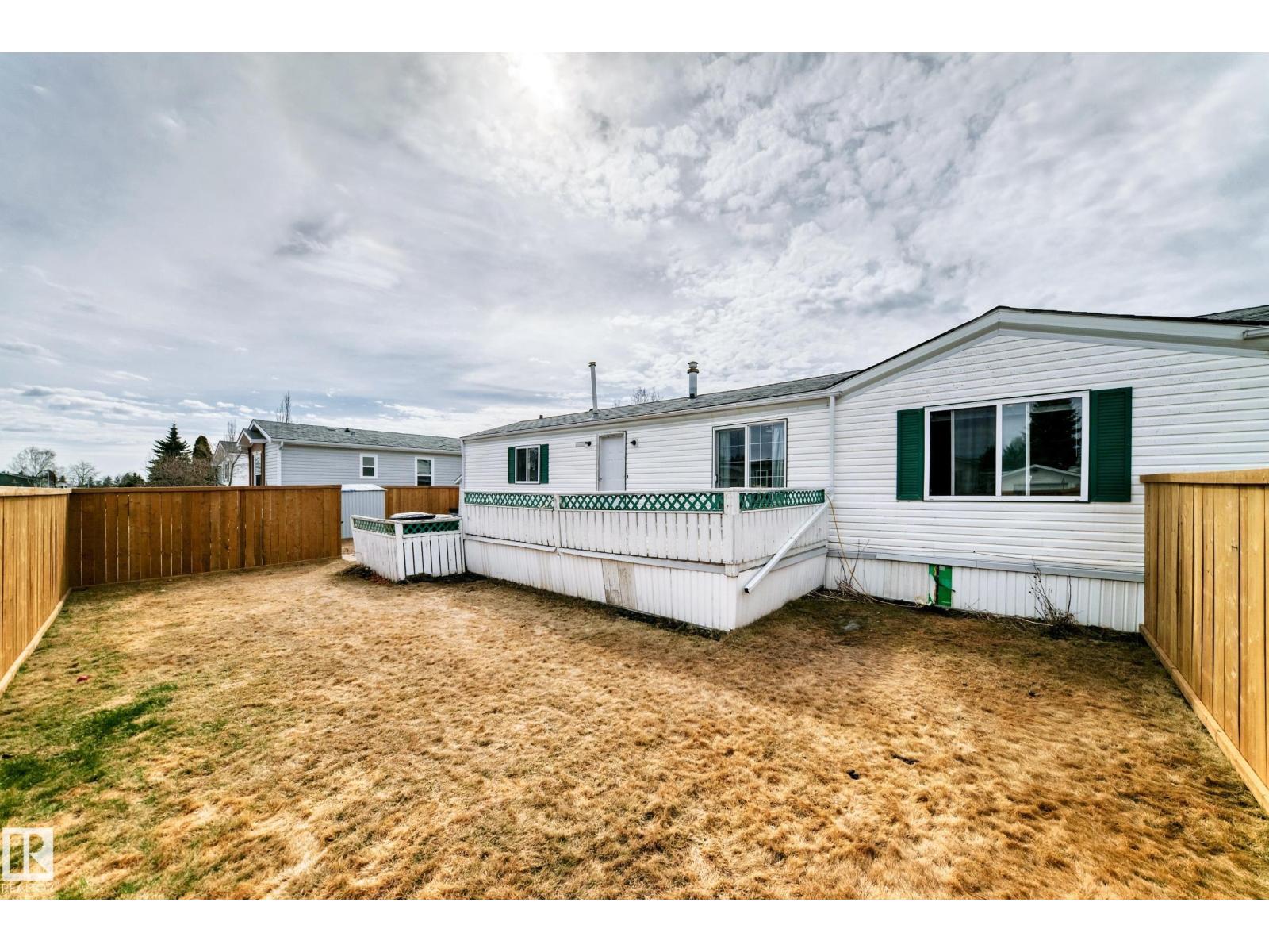 2903 Lakewood Drive NW, Edmonton
