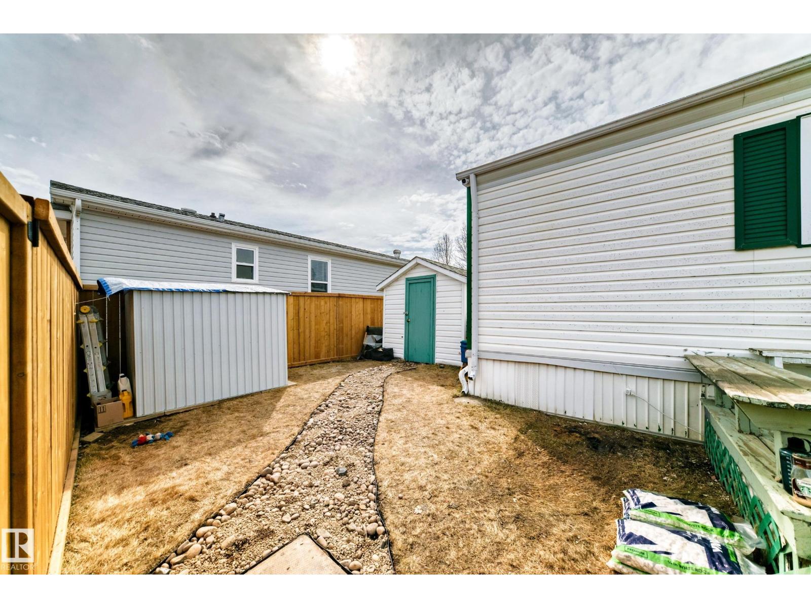 2903 Lakewood Drive NW, Edmonton