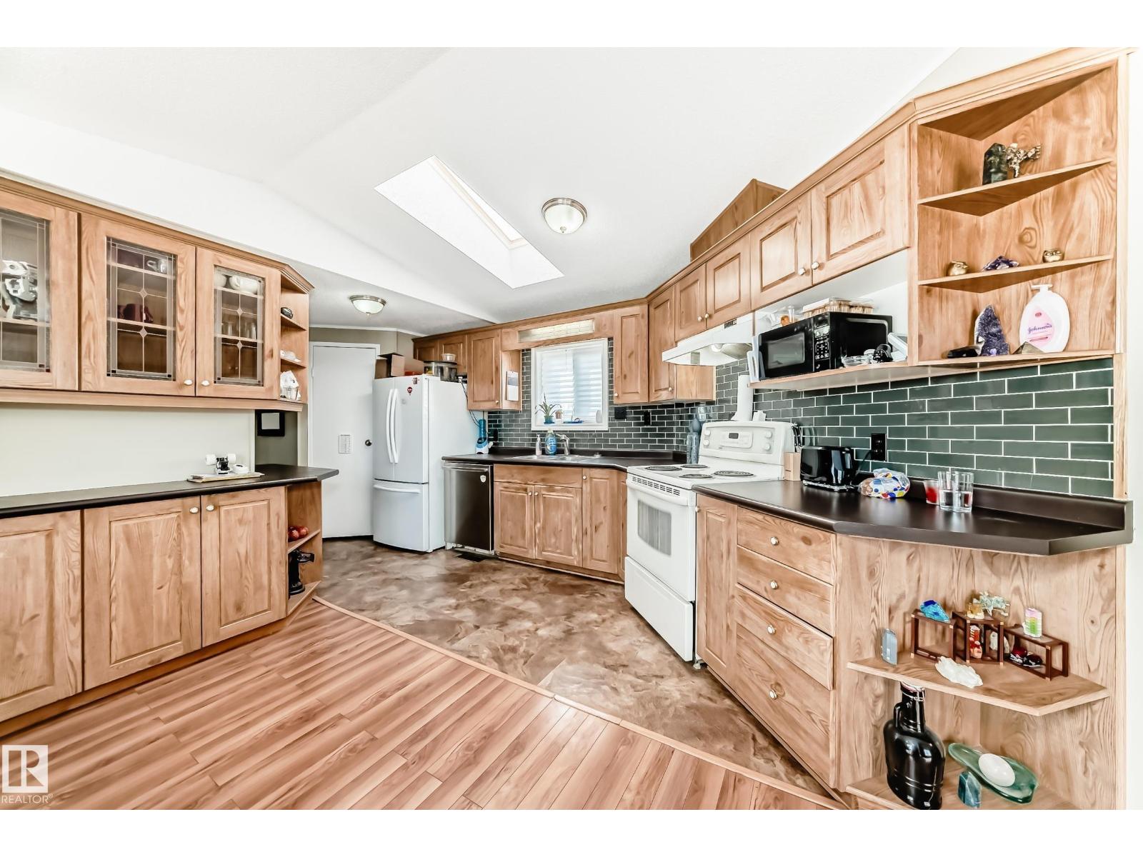 2903 Lakewood Drive NW, Edmonton