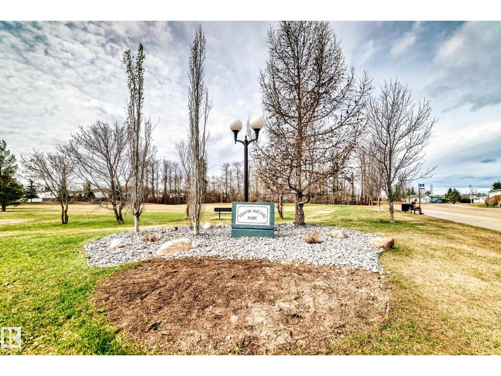 2903 Lakewood Drive NW, Edmonton