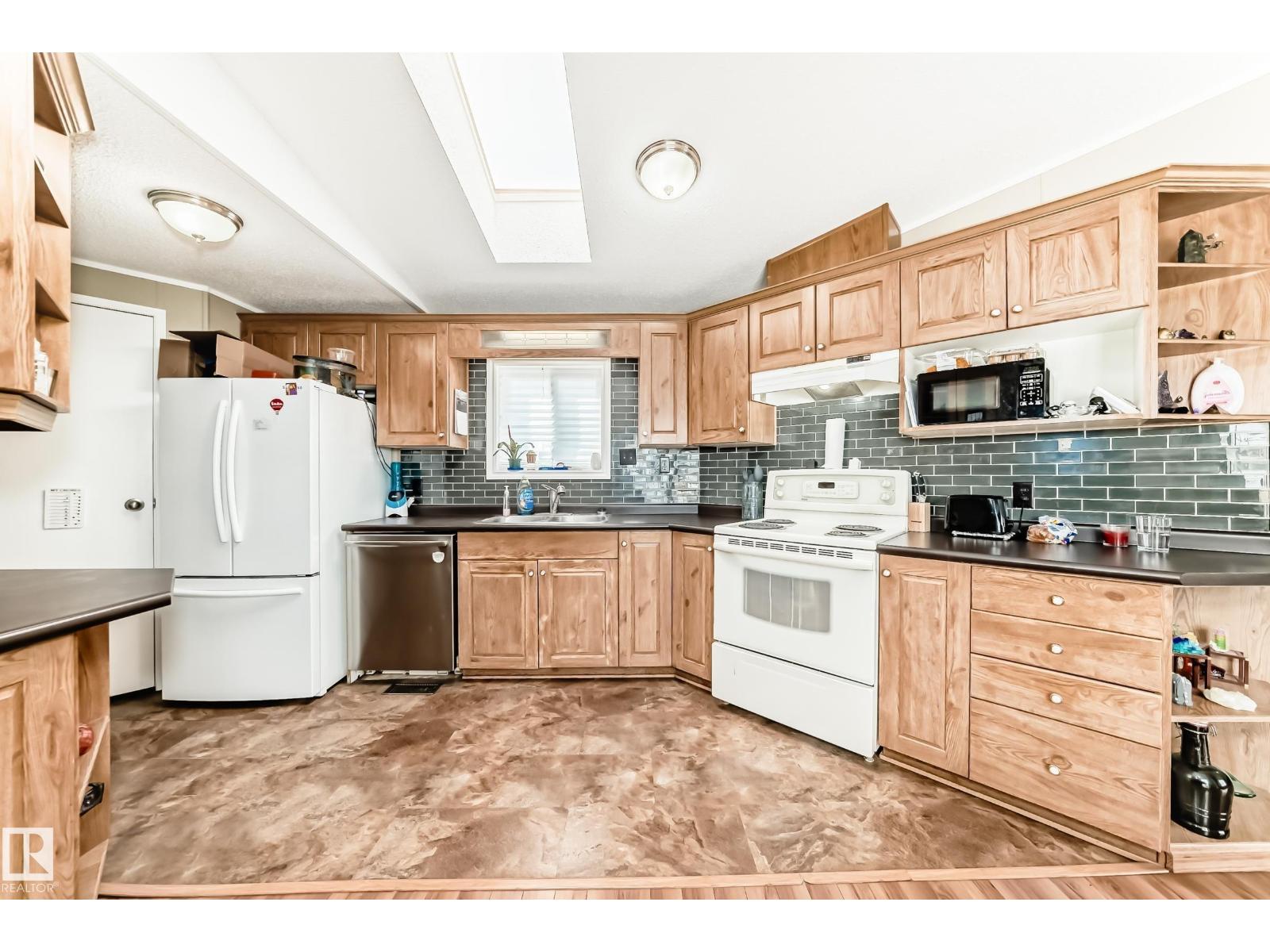 2903 Lakewood Drive NW, Edmonton