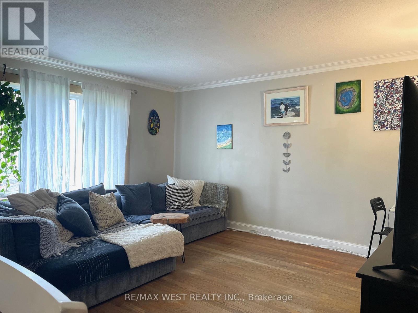 4 PARKCHESTER ROAD - 10