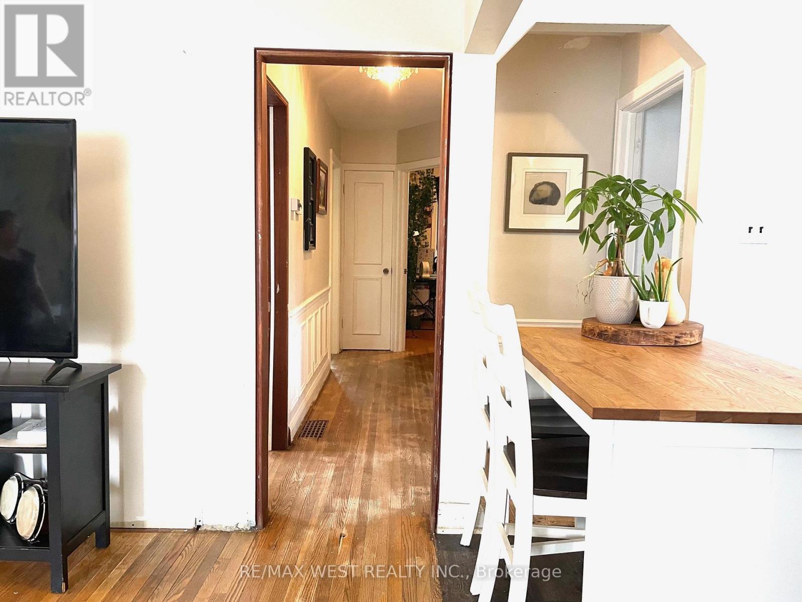 4 PARKCHESTER ROAD - 14