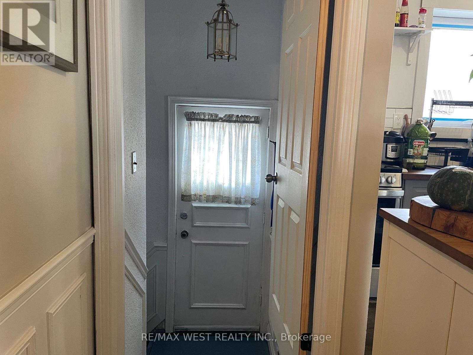 4 PARKCHESTER ROAD - 16
