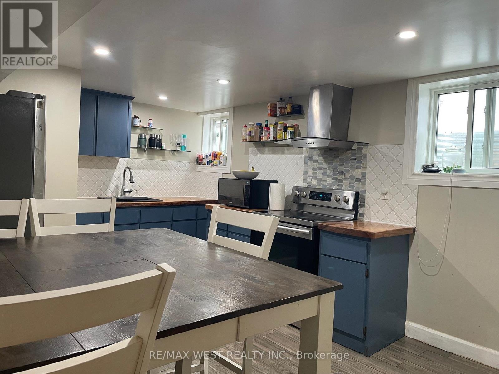 4 PARKCHESTER ROAD - 19