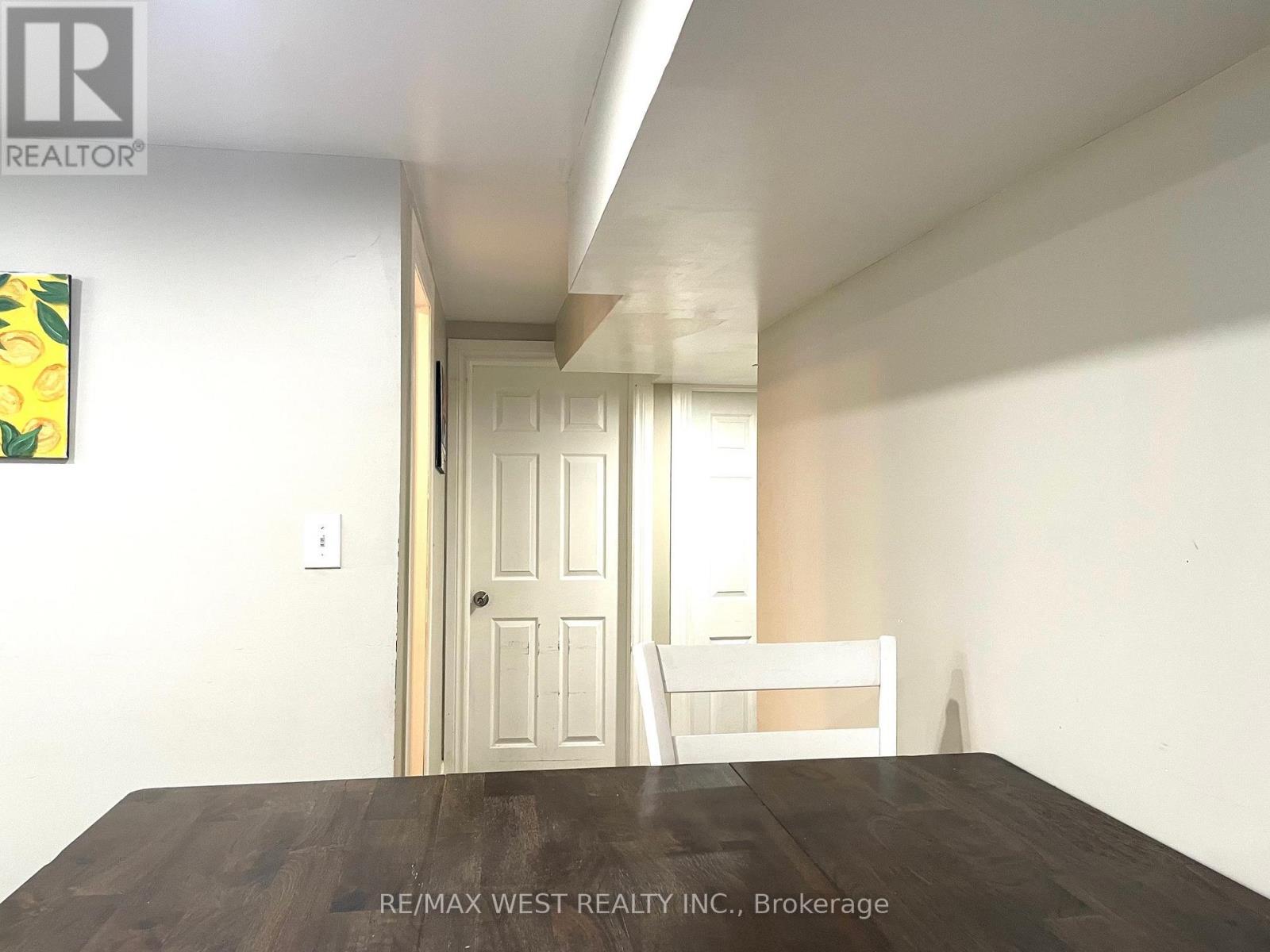 4 PARKCHESTER ROAD - 22