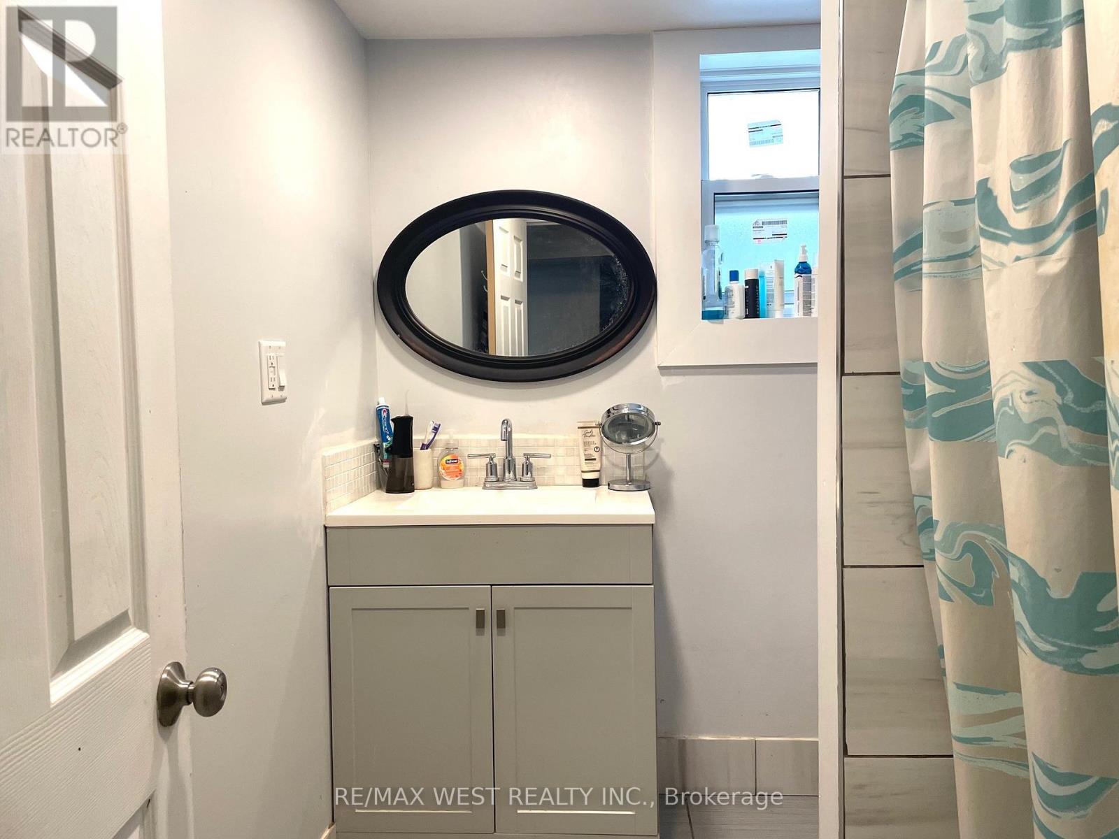 4 PARKCHESTER ROAD - 23