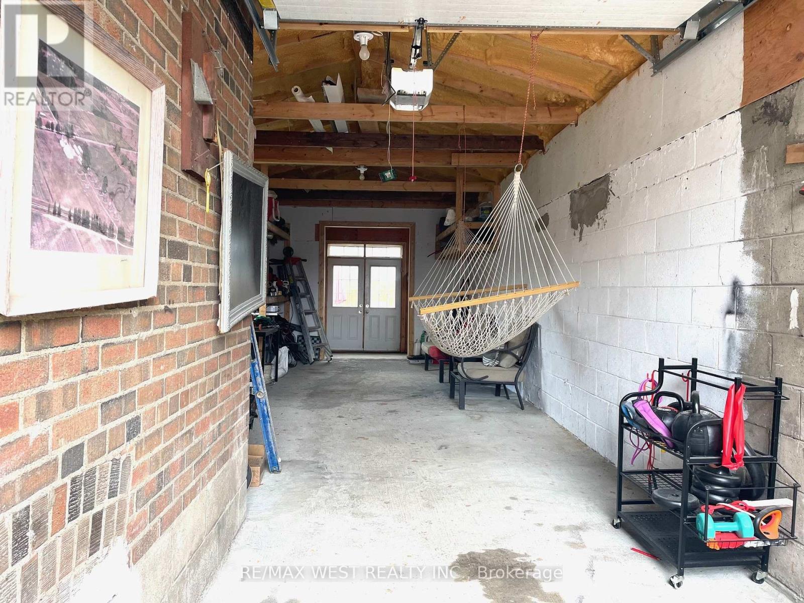 4 PARKCHESTER ROAD - 25