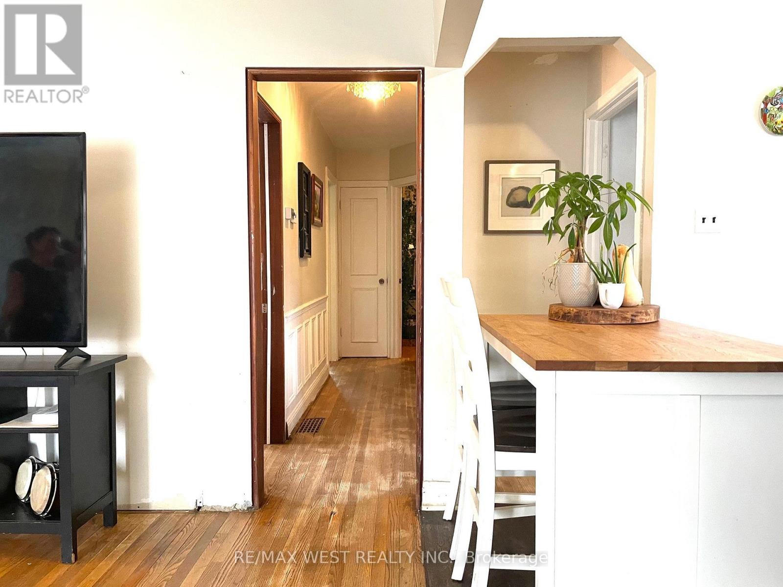 4 PARKCHESTER ROAD - 3
