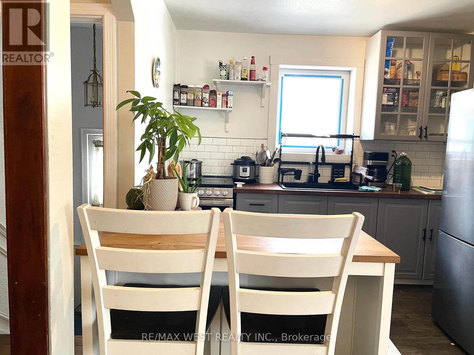 4 PARKCHESTER ROAD - 7
