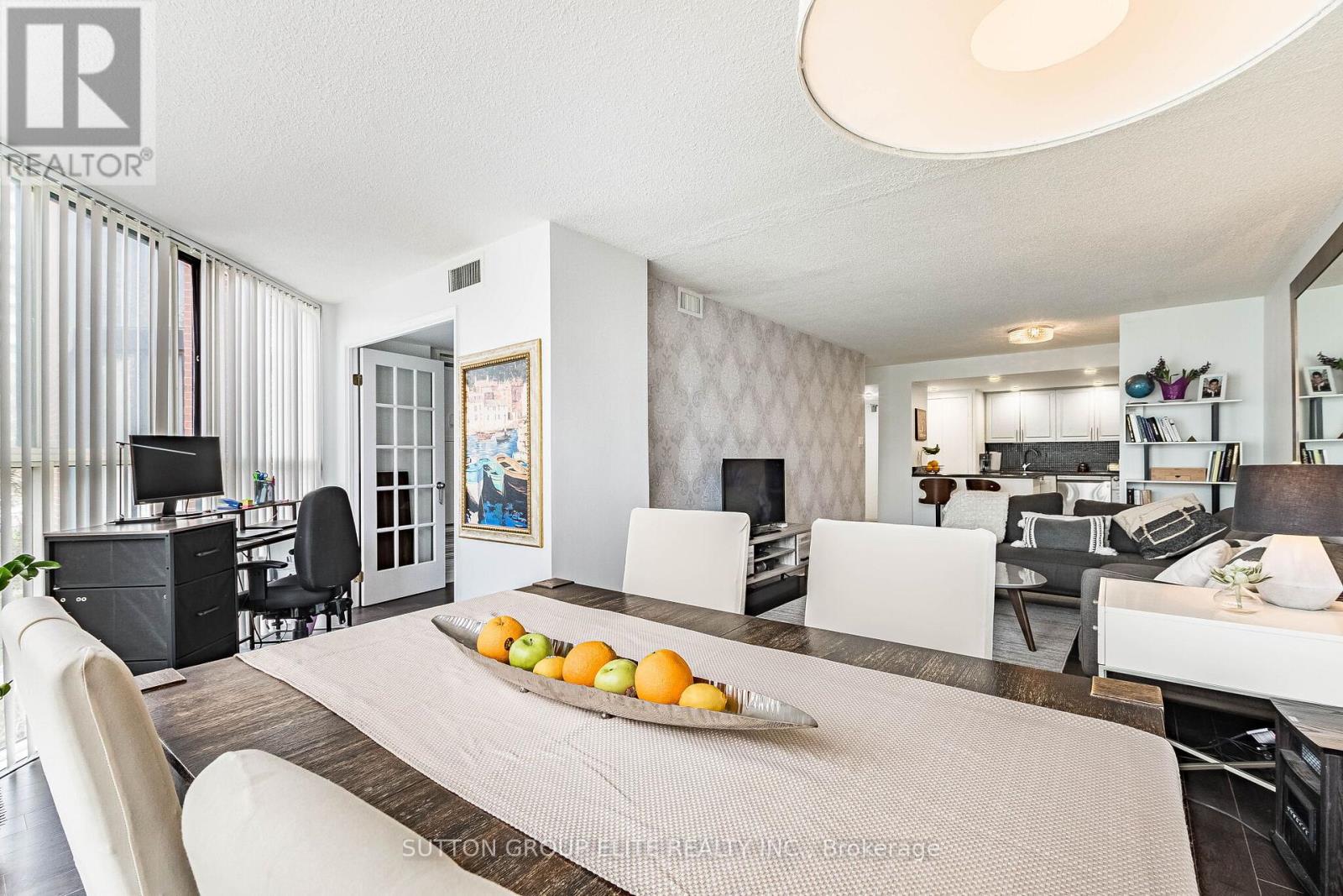 #307 2091 HURONTARIO STREET - 17