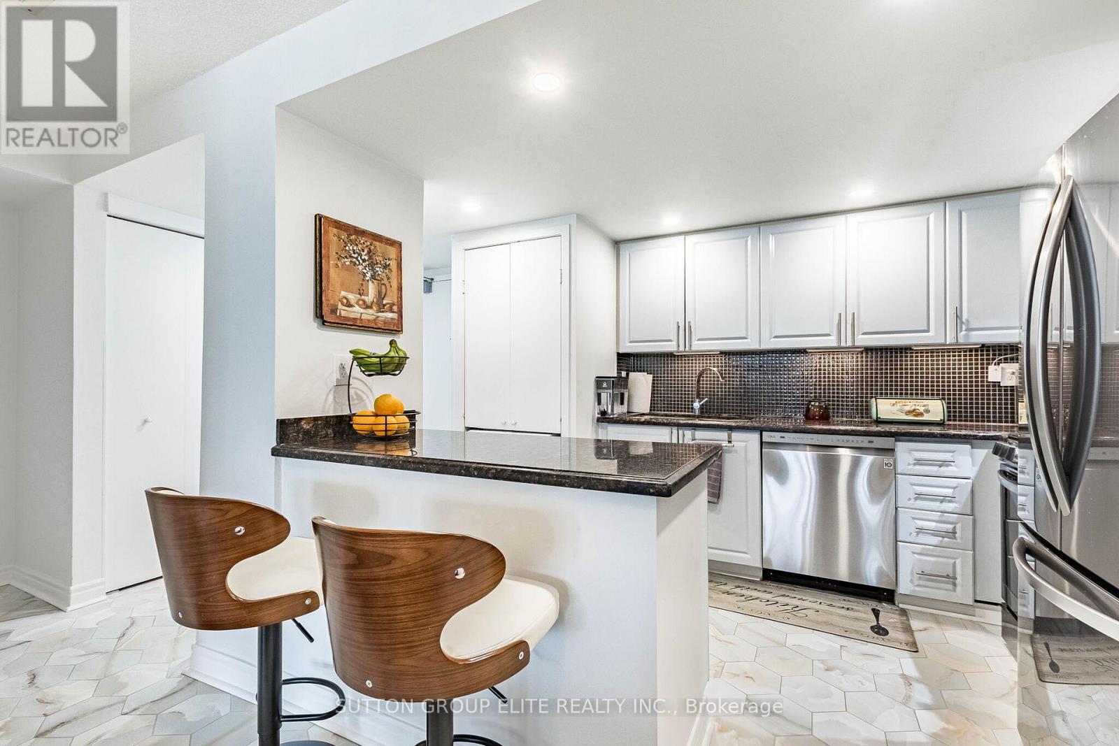 #307 2091 HURONTARIO STREET - 25
