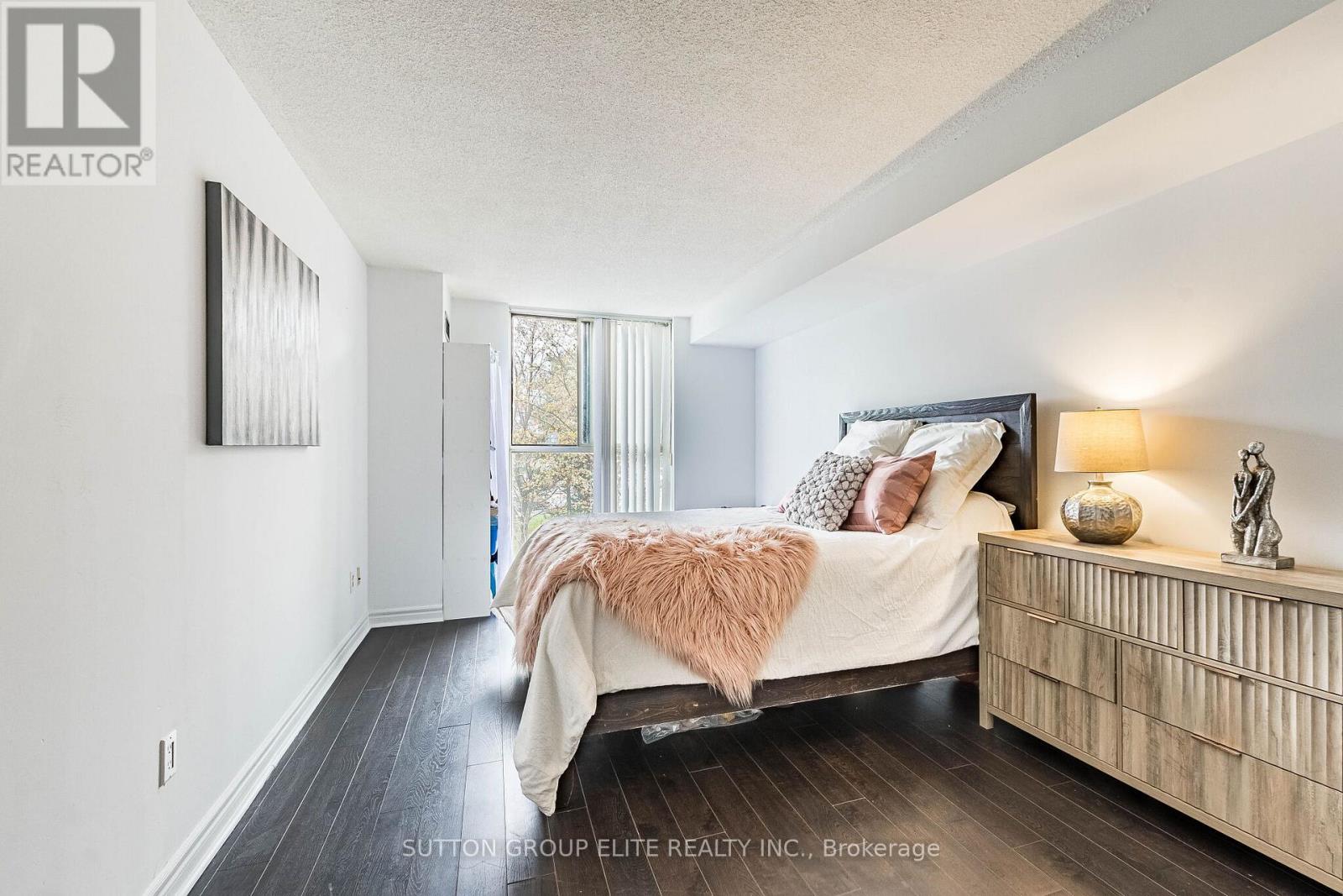 #307 2091 HURONTARIO STREET - 27