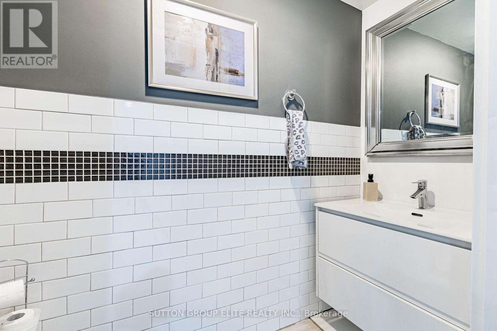 #307 2091 HURONTARIO STREET - 30