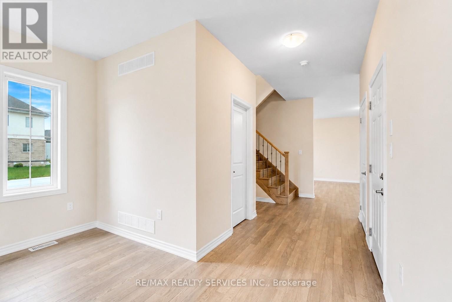 162 MCCABE AVENUE - 12