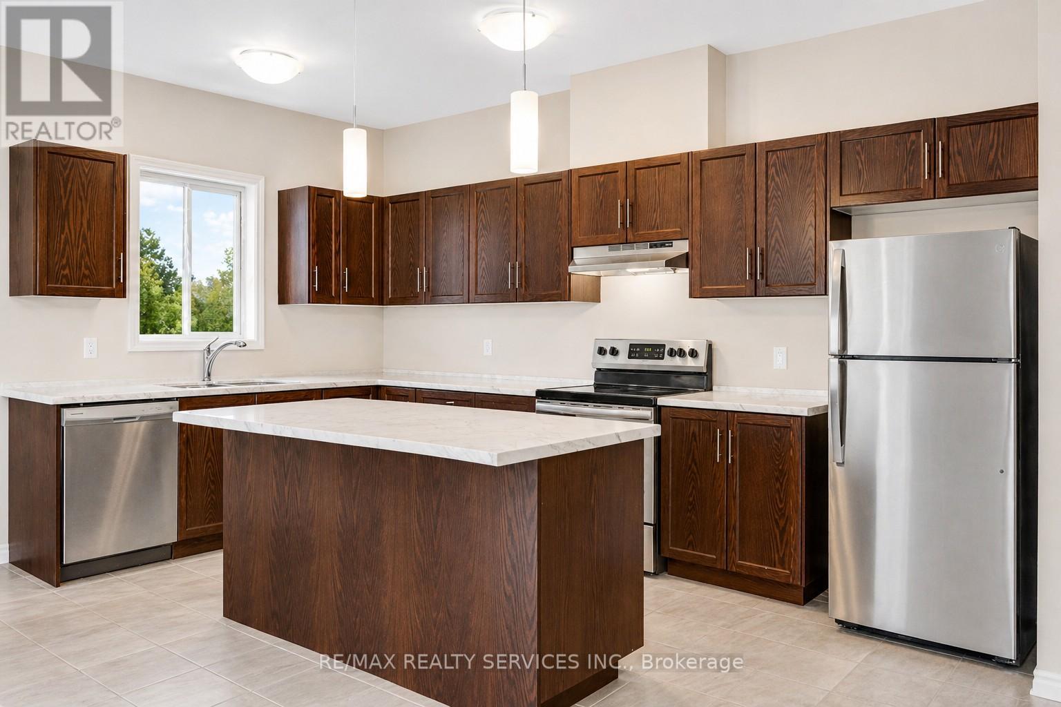 162 MCCABE AVENUE - 18