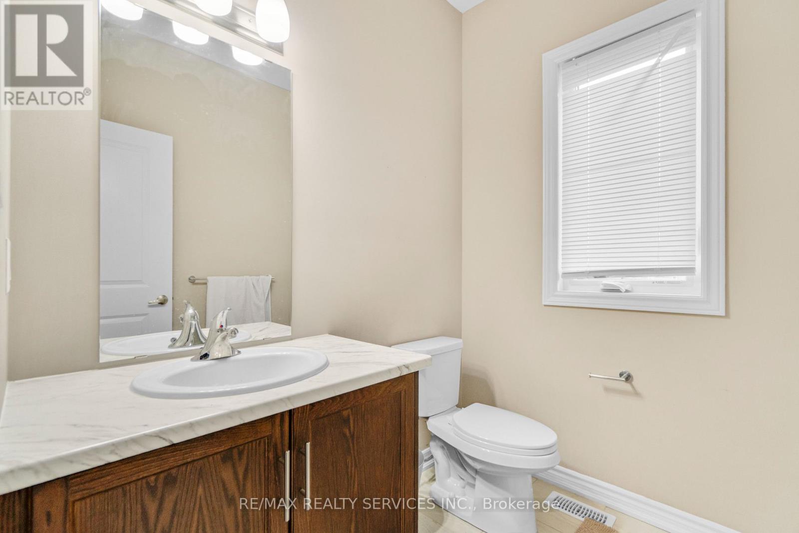 162 MCCABE AVENUE - 23
