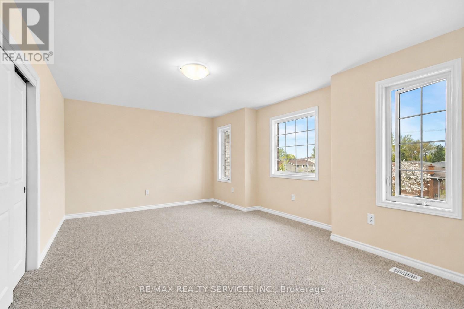 162 MCCABE AVENUE - 27