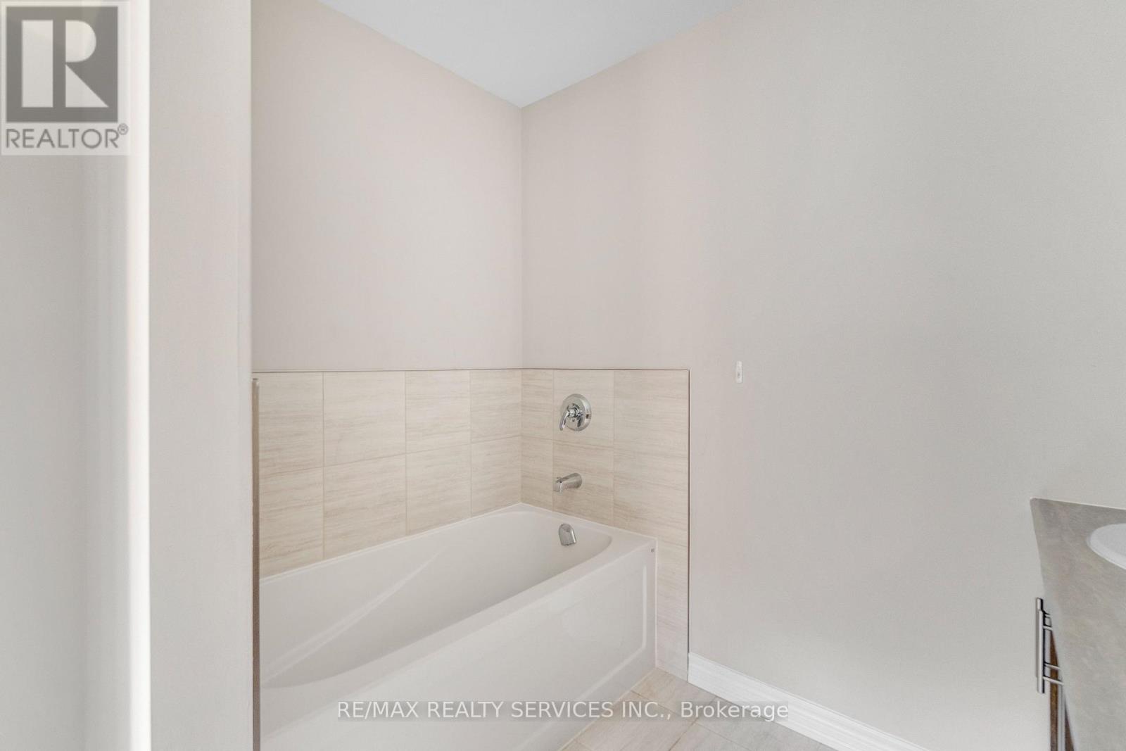 162 MCCABE AVENUE - 35