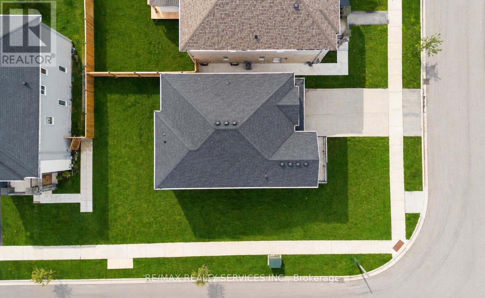 162 MCCABE AVENUE - 4