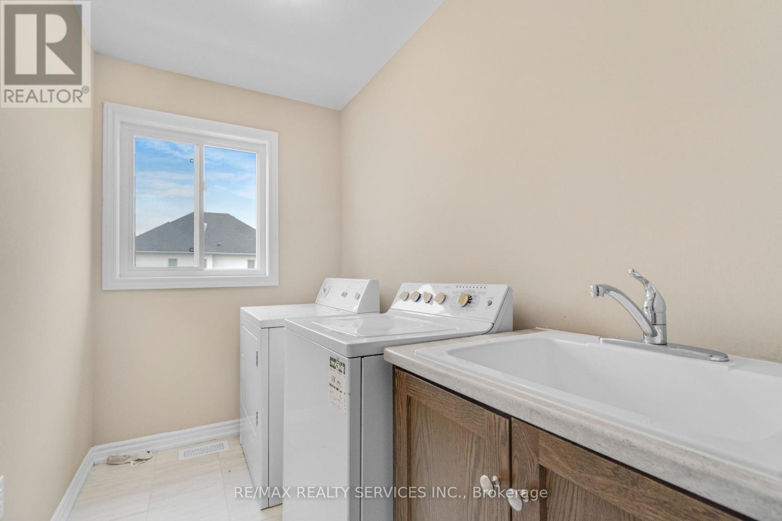 162 MCCABE AVENUE - 46