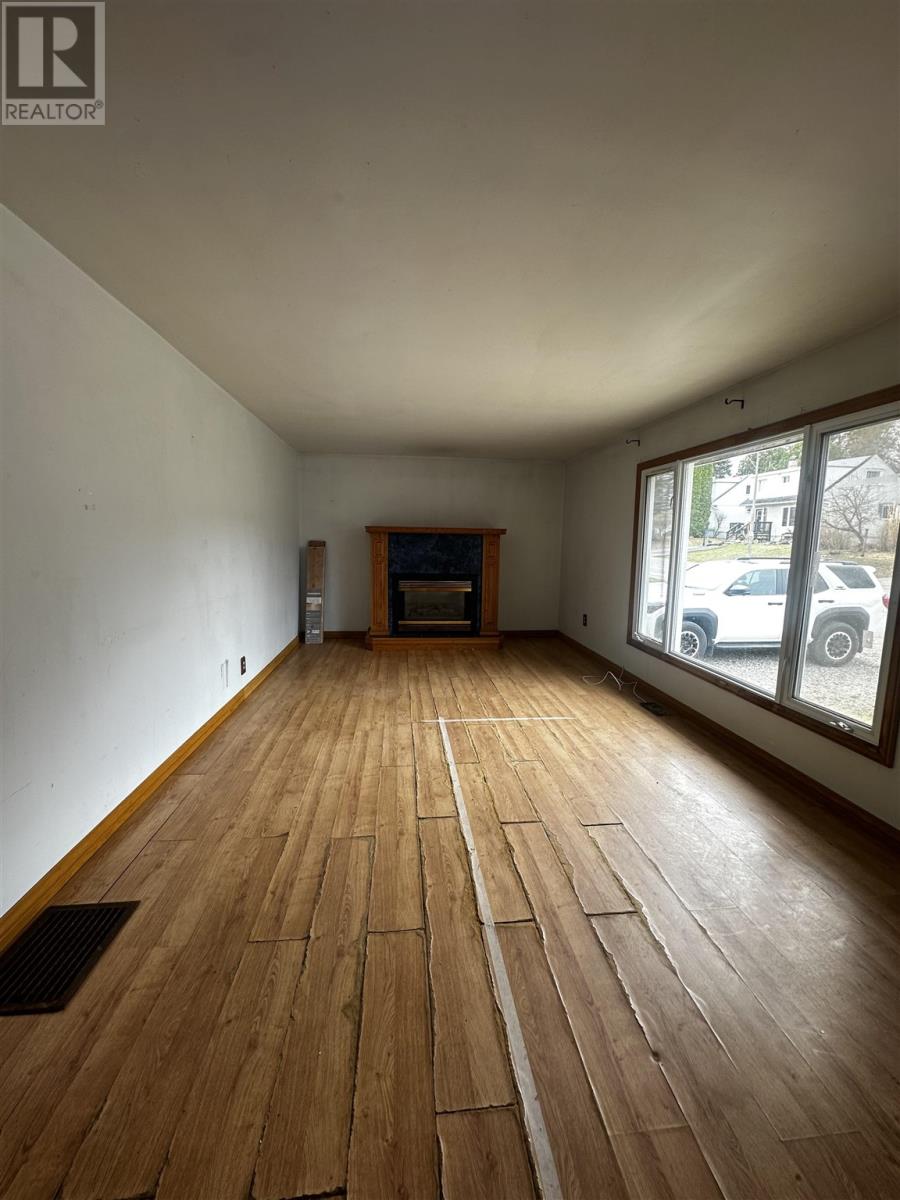 51 Valley CRES, Elliot Lake, Ontario, P5A2G9 — Photo 12