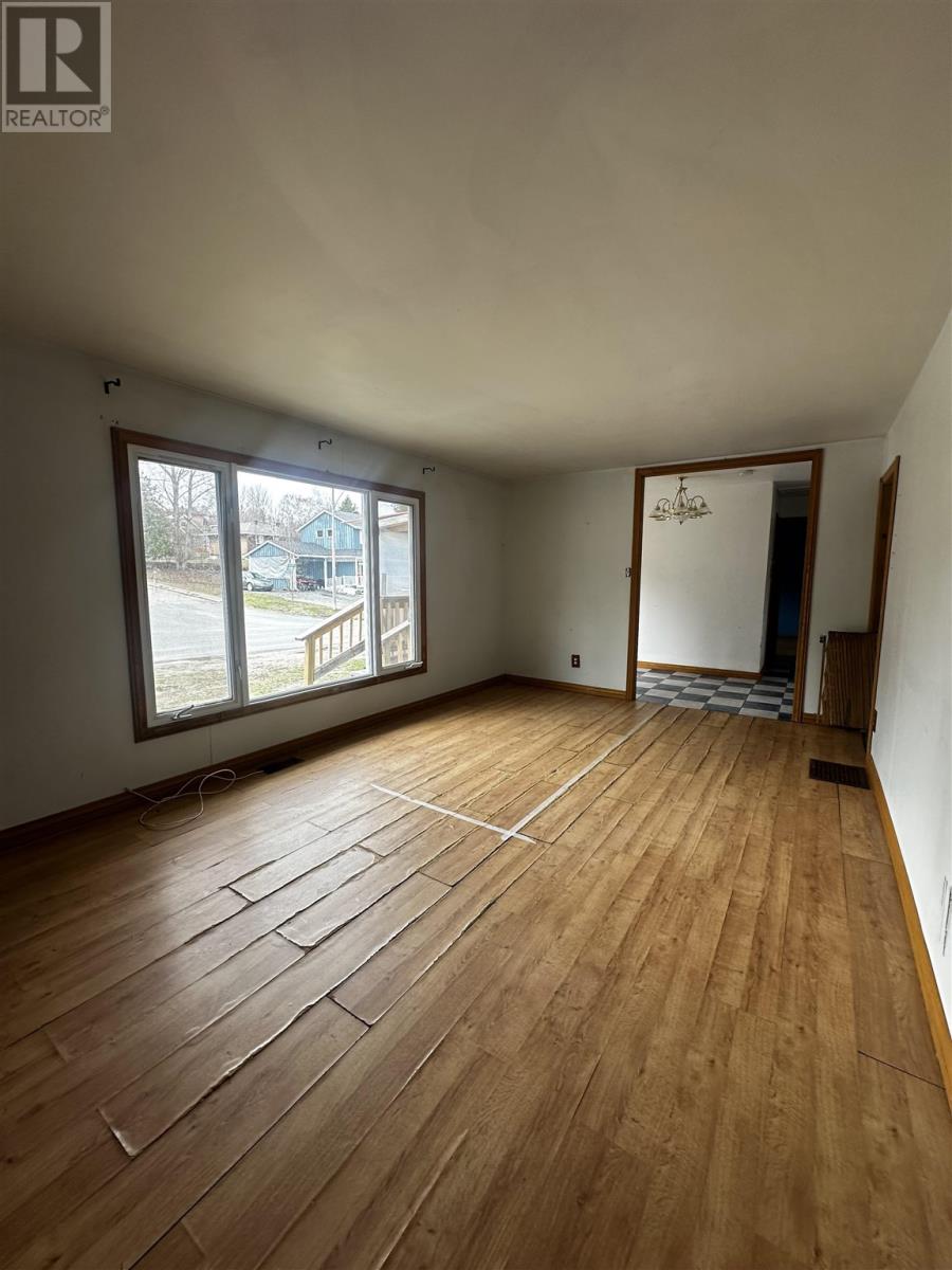 51 Valley CRES, Elliot Lake, Ontario, P5A2G9 — Photo 13