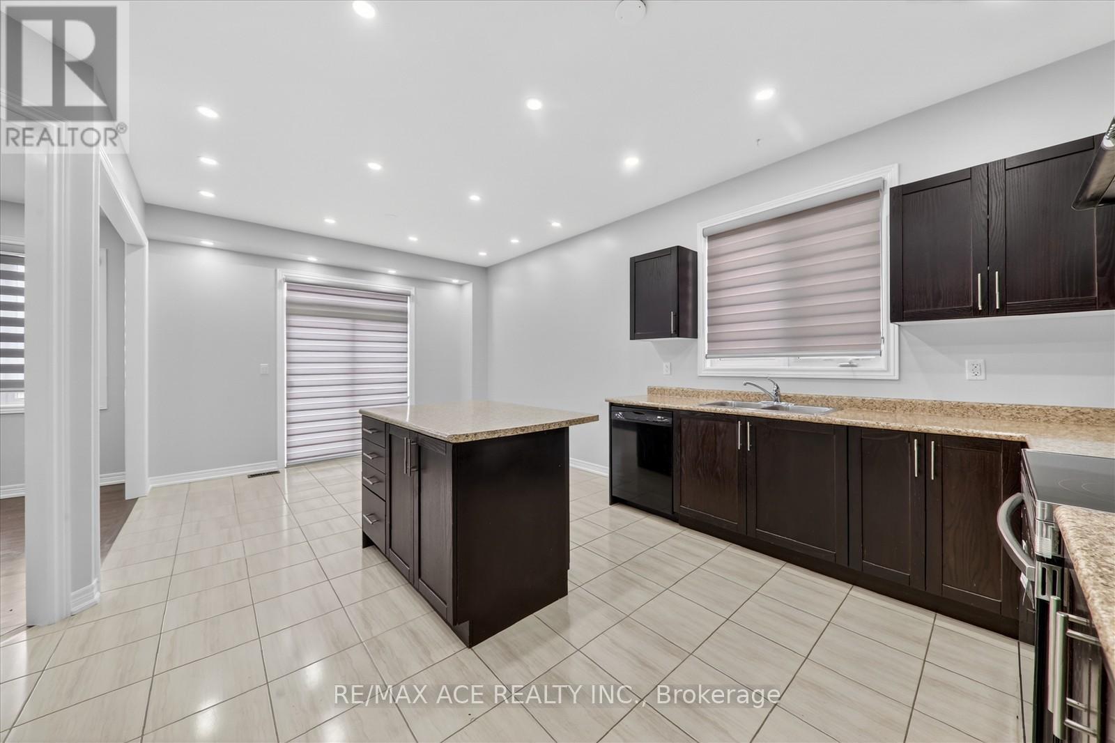 10 GUSUL AVENUE - 12