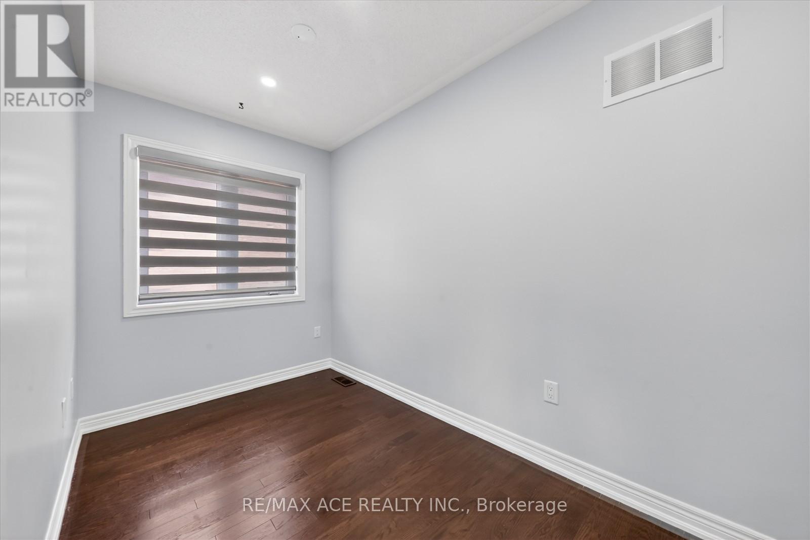 10 GUSUL AVENUE - 25