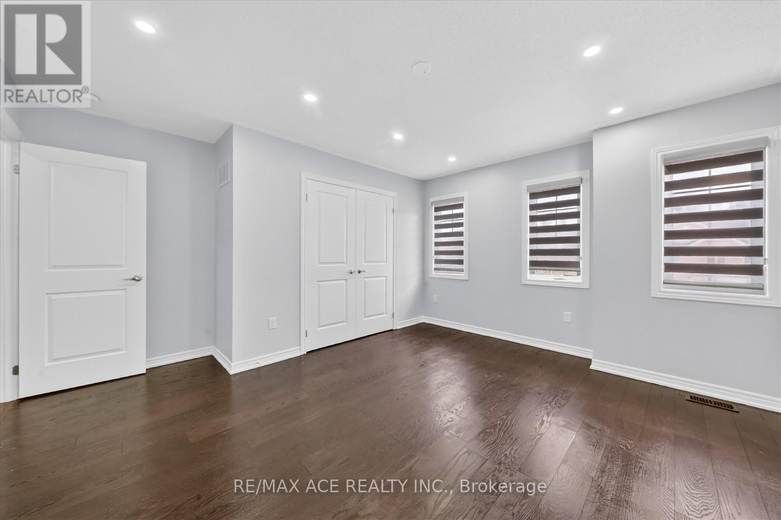 10 GUSUL AVENUE - 33