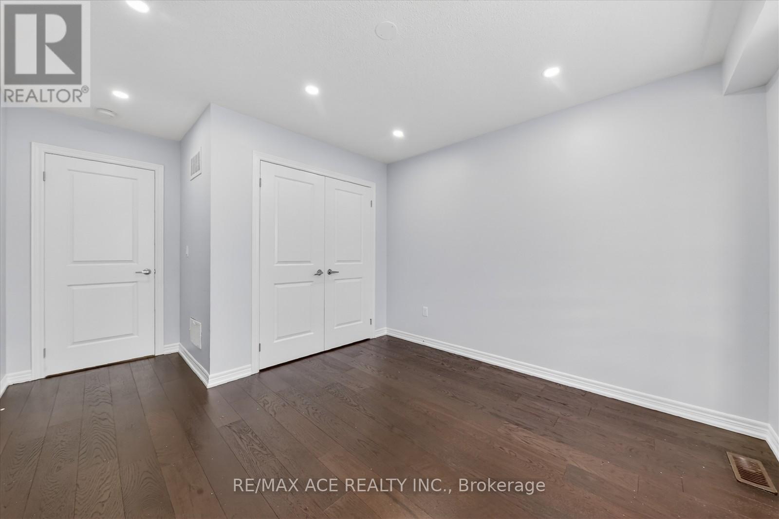 10 GUSUL AVENUE - 36