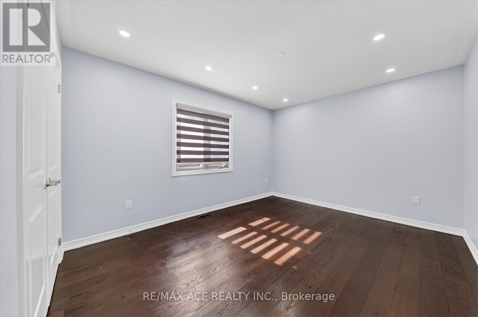 10 GUSUL AVENUE - 37
