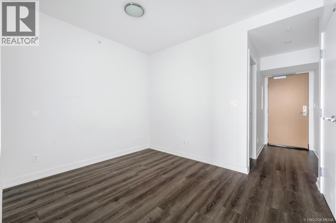 2906 4688 KINGSWAY, Burnaby
