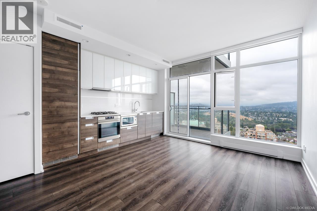 2906 4688 KINGSWAY, Burnaby