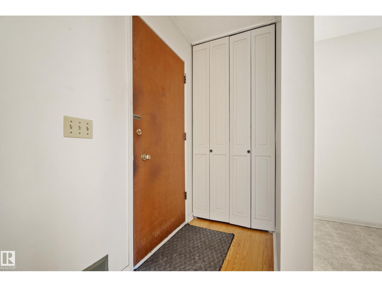 10504 45 ST NW, Edmonton